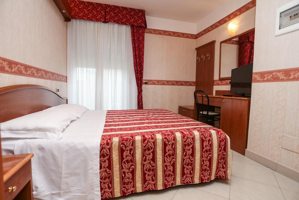 Hotel Gallia Palace Римини Екстериор снимка